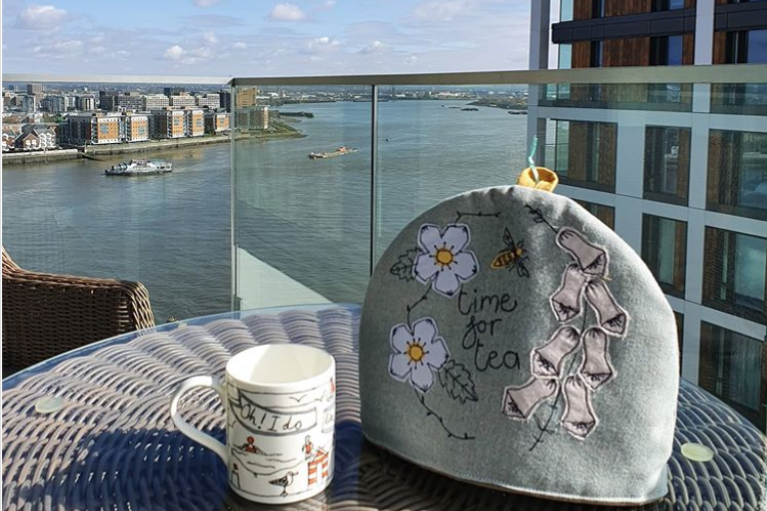 Gloriously sunny to cheer us all up. Tea on the balcony and its not going cold tx to new @poppytreffry cosy!
#drinktea
#tea
#sunshine
#stayhome
@academyann on Instagram