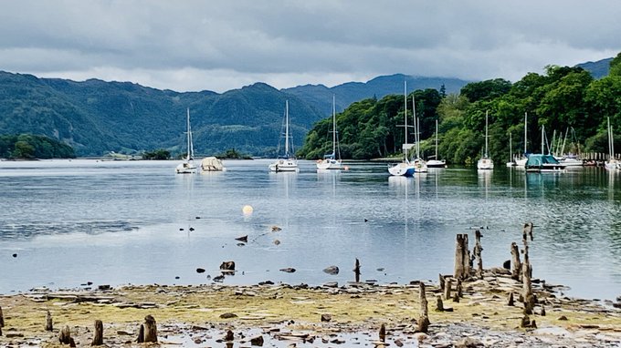 Morning walk #derwentwater #WednesdayMotivation #StormHour #Cumbria #lakedistrict via @debsharratt on Twitter
