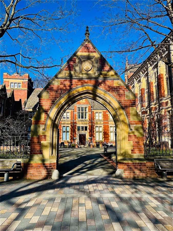 'Absolutely adore the aesthetics of the @UniversityLeeds campus in the sun/shade'. Picture taken yesterday, during my working on campus day.
@NafisaShafiq on Twitter
