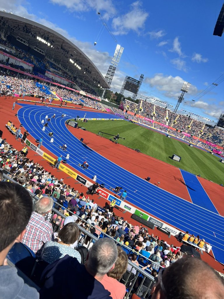 A welcome reminder: Some atmosphere 🏴󠁧󠁢󠁥󠁮󠁧󠁿 #TeamEngland @rebecca7roberts on Twitter 3 August 2022