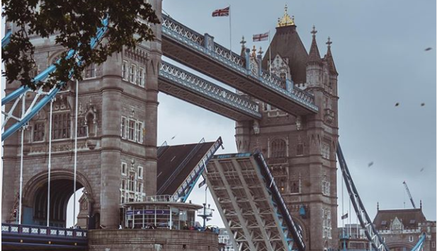 Tower Bridge (@marcelkl on Instagram)