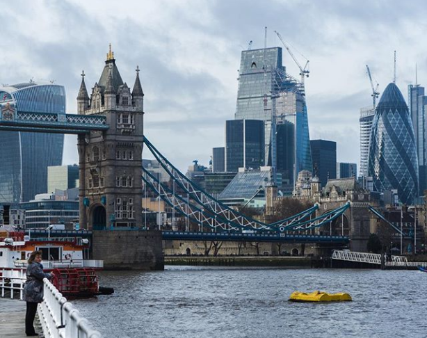 Reflect and look (@marcelkl on Instagram)