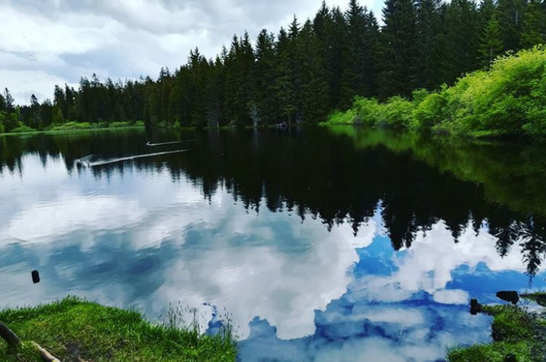 Reflected sky @luciascurei on Instagram