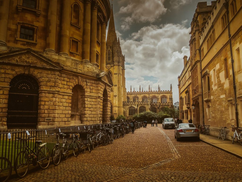 Oxford: Pixabay (Creative Commons)